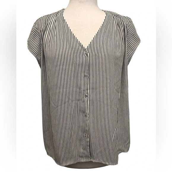 H&M Black & White Striped Cap Sleeve Button Front Blouse - Picture 1 of 7